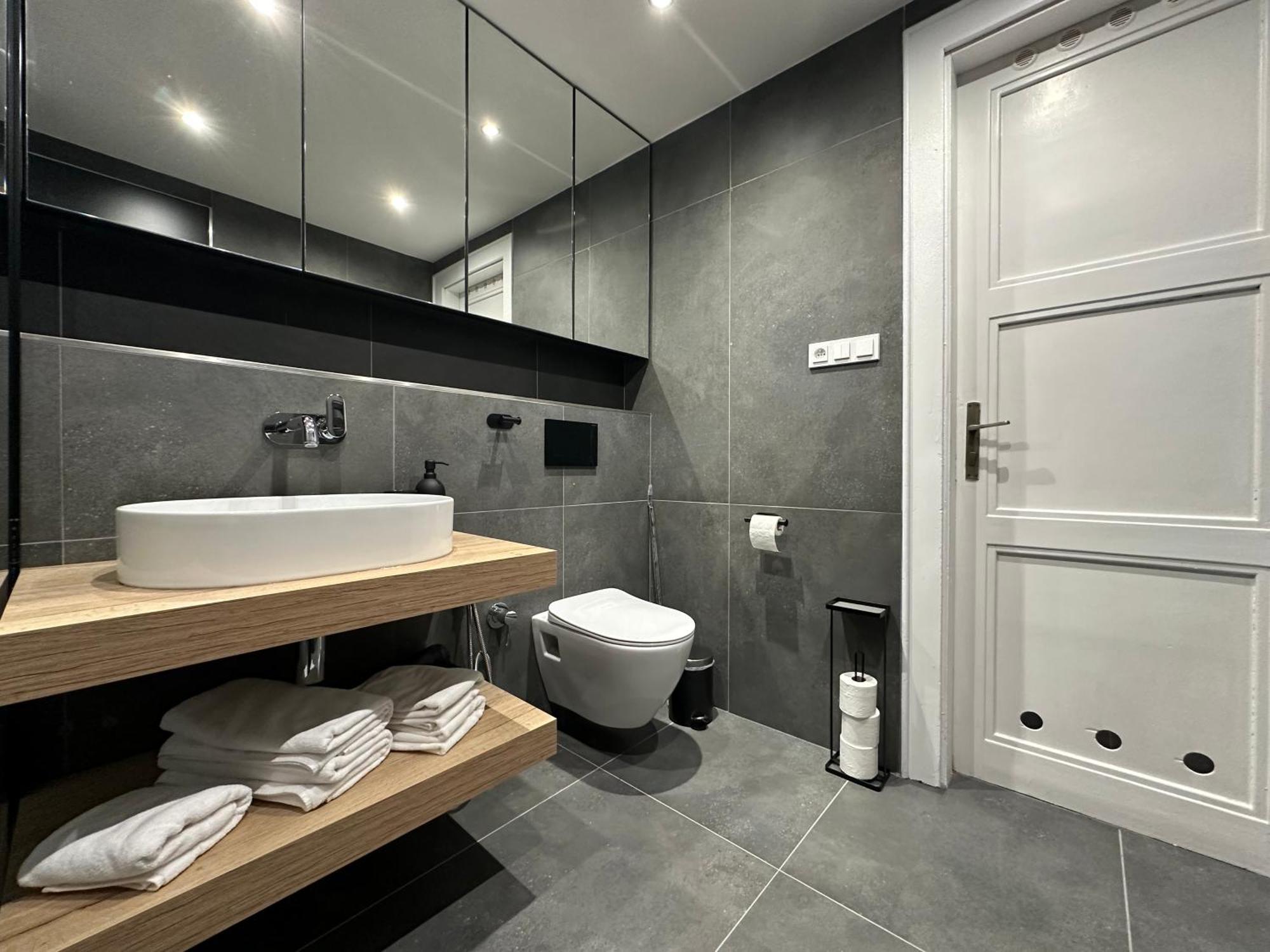 Botanique Rooms With Sauna By Homester Брно Экстерьер фото