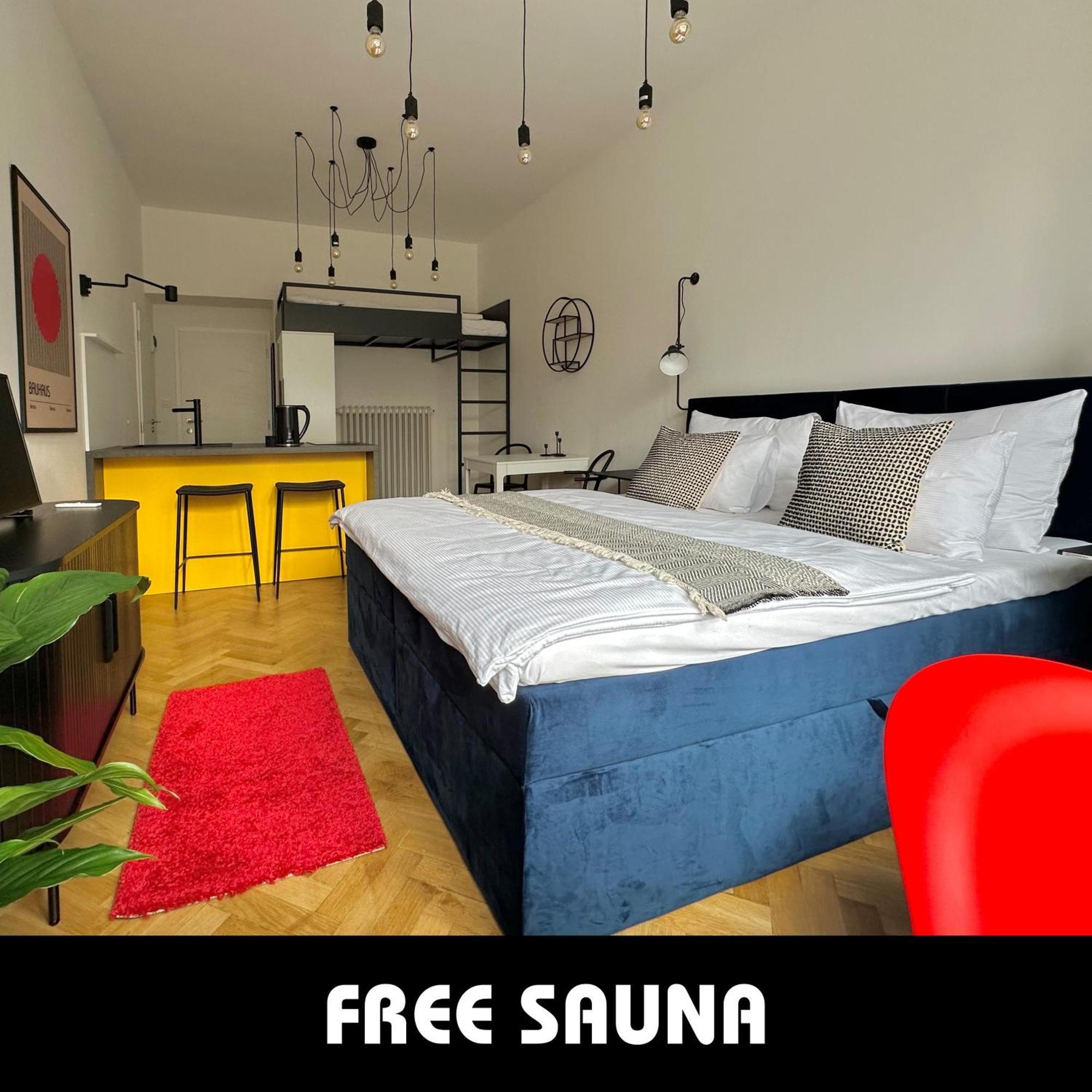Botanique Rooms With Sauna By Homester Брно Экстерьер фото